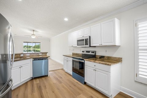 House in Vero Beach, Florida 3 bedrooms, 151.24 sq.m. № 2087502 - photo 11