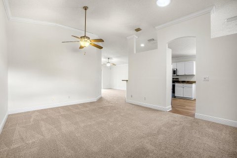 House in Vero Beach, Florida 3 bedrooms, 151.24 sq.m. № 2087502 - photo 6