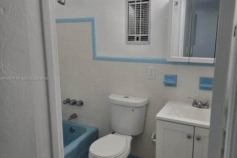 Villa ou maison à louer à Fort Lauderdale, Floride: 1 chambre, 226.96 m2 № 2007302 - photo 7