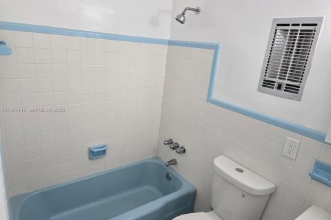 Villa ou maison à louer à Fort Lauderdale, Floride: 1 chambre, 226.96 m2 № 2007302 - photo 6