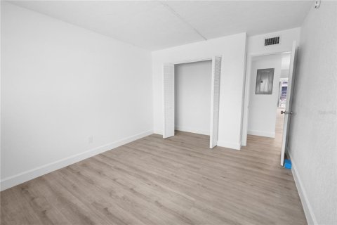 Condo in Fort Myers Beach, Florida, 2 bedrooms  № 1614337 - photo 27