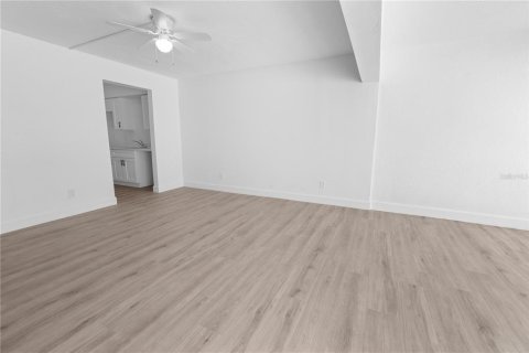Condo in Fort Myers Beach, Florida, 2 bedrooms  № 1614337 - photo 15