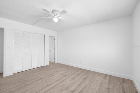 Condo in Fort Myers Beach, Florida, 2 bedrooms  № 1614337 - photo 23