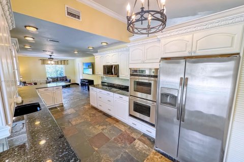 Villa ou maison à vendre à Cooper City, Floride: 3 chambres, 141.68 m2 № 1755982 - photo 12