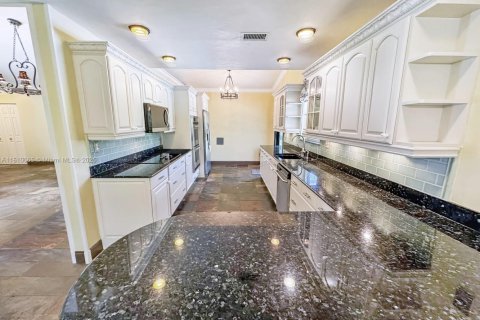 Villa ou maison à vendre à Cooper City, Floride: 3 chambres, 141.68 m2 № 1755982 - photo 13