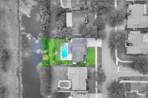 Villa ou maison à vendre à Cooper City, Floride: 3 chambres, 141.68 m2 № 1755982 - photo 1