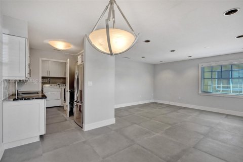 Apartment in Fort Lauderdale, Florida 3 bedrooms, 128.39 sq.m. № 1989524 - photo 7