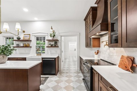 Villa ou maison à vendre à Brandon, Floride: 4 chambres, 435.15 m2 № 2232469 - photo 18