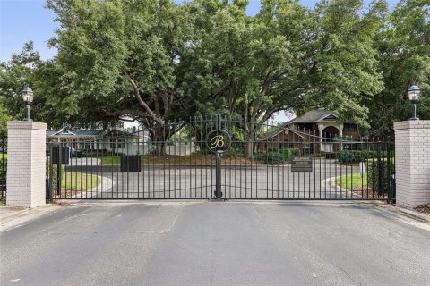 Villa ou maison à vendre à Brandon, Floride: 4 chambres, 435.15 m2 № 2232469 - photo 2