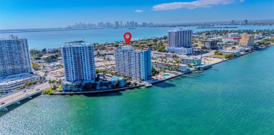 Condo in North Bay Village, Florida, 1 bedroom  № 2025035