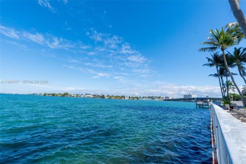 Condo in North Bay Village, Florida, 1 bedroom  № 2025035 - photo 28