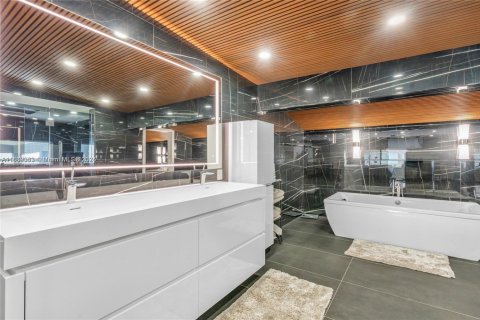 Casa en venta en Key Largo, Florida, 4 dormitorios, 271.83 m2 № 2021340 - foto 11