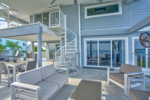 Casa en venta en Key Largo, Florida, 4 dormitorios, 271.83 m2 № 2021340 - foto 19