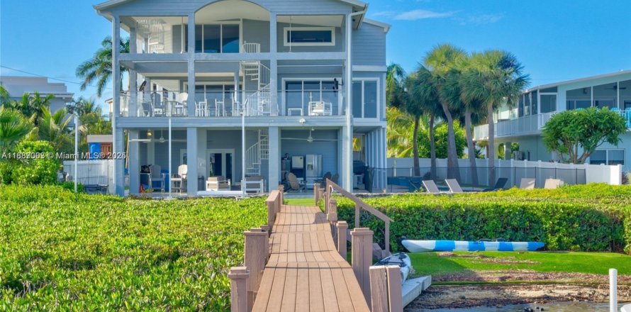 Casa en Key Largo, Florida 4 dormitorios, 271.83 m2 № 2021340