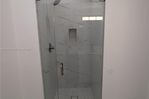 Снять в аренду кондоминиум в Майами, Флорида 2 спальни, 92.9м2, № 2089561 - фото 11