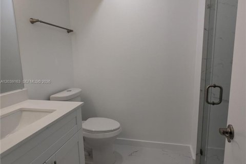 Снять в аренду кондоминиум в Майами, Флорида 2 спальни, 92.9м2, № 2089561 - фото 10