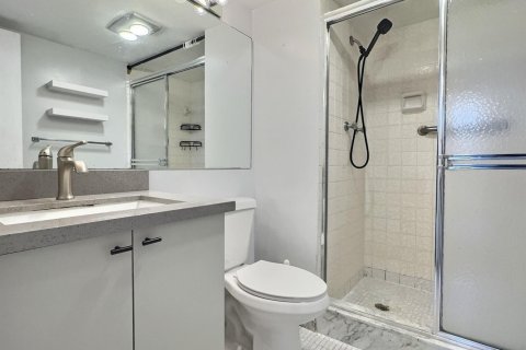 Condo in Pembroke Pines, Florida, 2 bedrooms  № 2083346 - photo 5