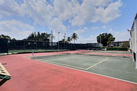 Condo in Pembroke Pines, Florida, 2 bedrooms  № 2083346 - photo 20