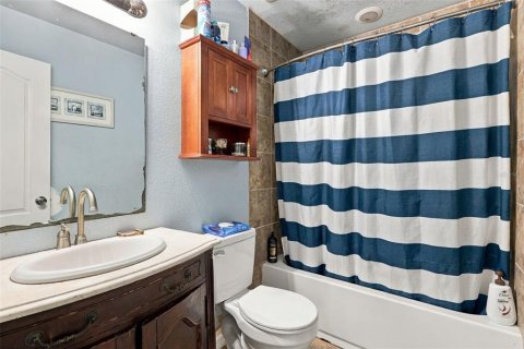 Villa ou maison à vendre à Deltona, Floride: 7 chambres, 467.58 m2 № 2401107 - photo 25