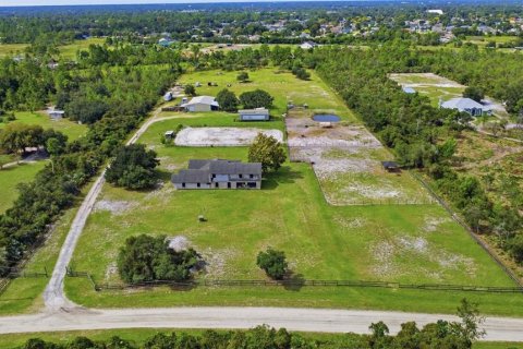 Villa ou maison à vendre à Deltona, Floride: 7 chambres, 467.58 m2 № 2401107 - photo 2
