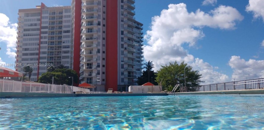 Condo à Miami, Floride, 2 chambres № 1893520