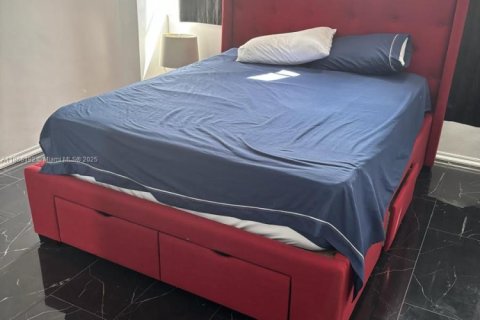 Condominio en alquiler en Miami, Florida, 2 dormitorios, 105.91 m2 № 1893520 - foto 11