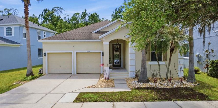 House in Orlando, Florida 4 bedrooms, 217.86 sq.m. № 2232216
