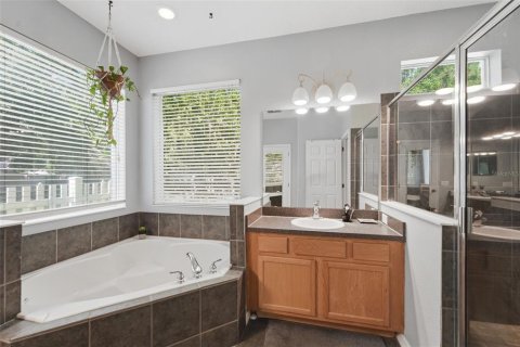 House in Orlando, Florida 4 bedrooms, 217.86 sq.m. № 2232216 - photo 30