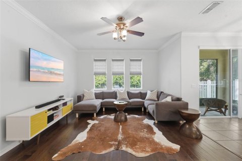 House in Orlando, Florida 4 bedrooms, 217.86 sq.m. № 2232216 - photo 16