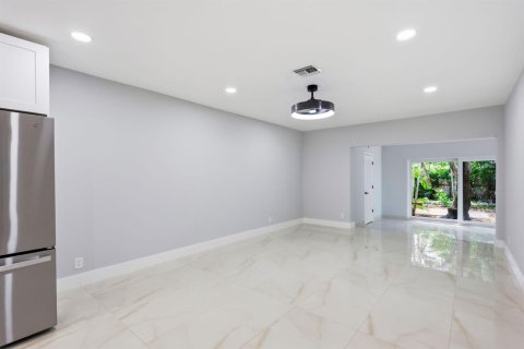 Touwnhouse à louer à Boca Raton, Floride: 2 chambres, 130.06 m2 № 2372263 - photo 4