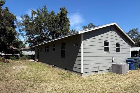 Villa ou maison à louer à Sarasota, Floride: 3 chambres, 107.02 m2 № 2388727 - photo 4