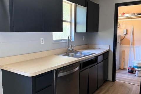Villa ou maison à louer à Sarasota, Floride: 3 chambres, 107.02 m2 № 2388727 - photo 6