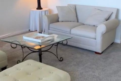 Condo in Boca Raton, Florida, 1 bedroom № 2082009 - photo 3