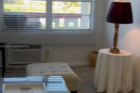 Condo in Boca Raton, Florida, 1 bedroom № 2082009
