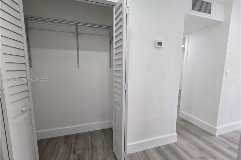 Copropriété à louer à Miami, Floride: 1 chambre, 56.21 m2 № 1923753 - photo 5