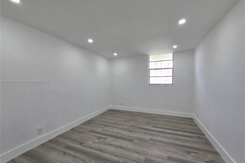 Copropriété à louer à Miami, Floride: 1 chambre, 56.21 m2 № 1923753 - photo 7