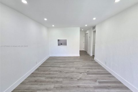 Copropriété à louer à Miami, Floride: 1 chambre, 56.21 m2 № 1923753 - photo 2