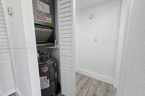Copropriété à louer à Miami, Floride: 1 chambre, 56.21 m2 № 1923753 - photo 6