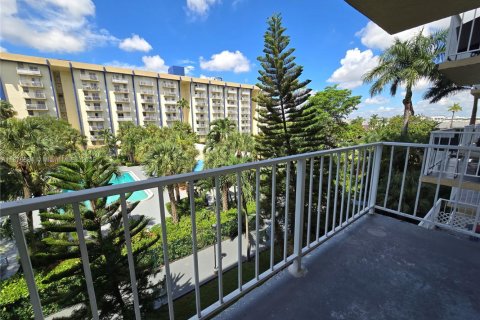 Condominio en alquiler en Miami, Florida, 1 dormitorio, 56.21 m2 № 1923753 - foto 12