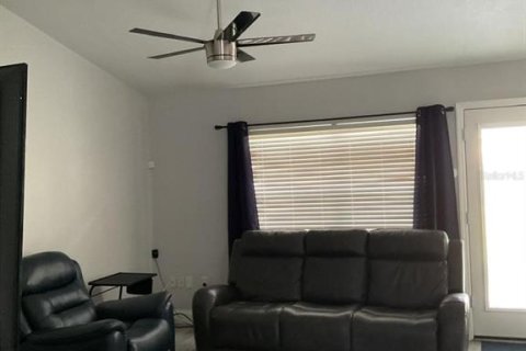 Casa en venta en Deltona, Florida, 3 dormitorios, 117.61 m2 № 1918256 - foto 10