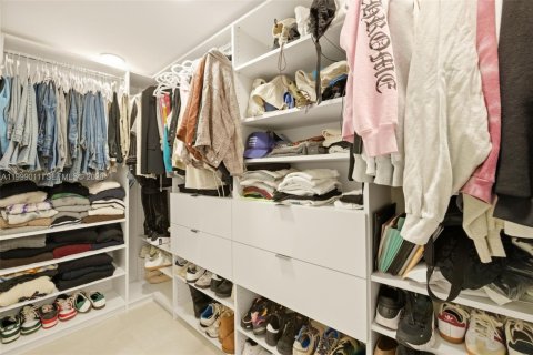 Снять в аренду виллу или дом в Майами-Бич, Флорида 3 спальни, 170.75м2, № 2060989 - фото 13