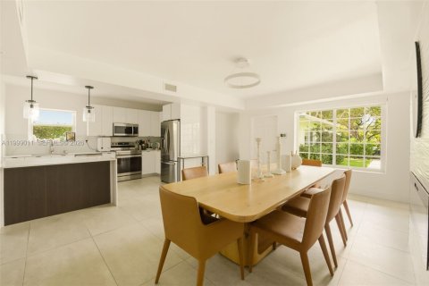 Снять в аренду виллу или дом в Майами-Бич, Флорида 3 спальни, 170.75м2, № 2060989 - фото 4