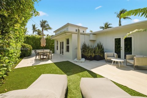 Снять в аренду виллу или дом в Майами-Бич, Флорида 3 спальни, 170.75м2, № 2060989 - фото 2