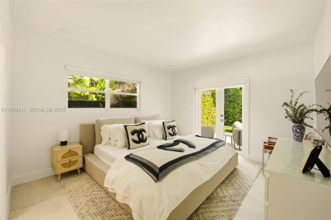 Снять в аренду виллу или дом в Майами-Бич, Флорида 3 спальни, 170.75м2, № 2060989 - фото 9