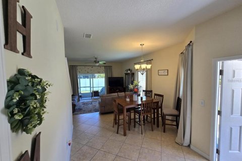 Townhouse in Wesley Chapel, Florida 4 bedrooms, 149.76 sq.m. № 2229499 - photo 5