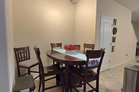 Townhouse in Wesley Chapel, Florida 4 bedrooms, 149.76 sq.m. № 2229499 - photo 10