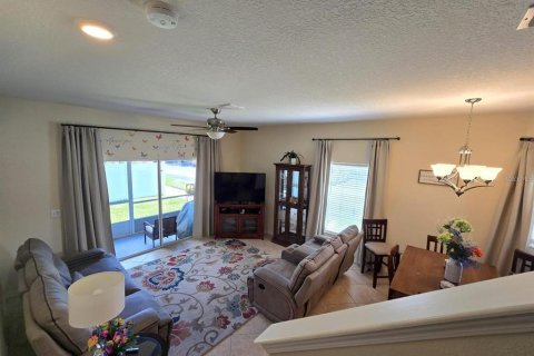 Townhouse in Wesley Chapel, Florida 4 bedrooms, 149.76 sq.m. № 2229499 - photo 19