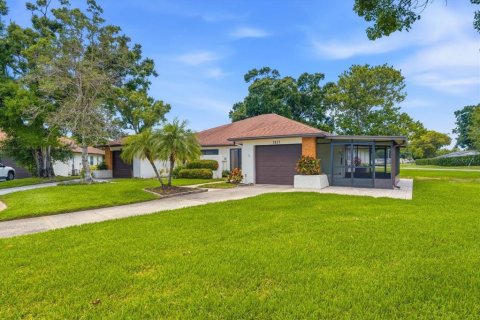 House in Palm Harbor, Florida 2 bedrooms, 106.65 sq.m. № 2156257 - photo 2