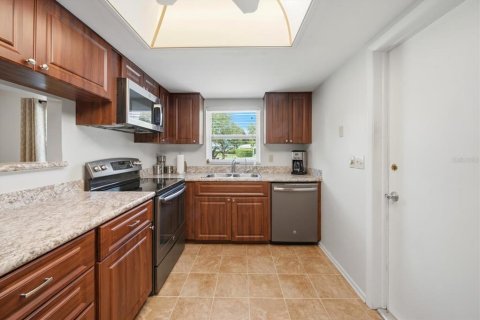House in Palm Harbor, Florida 2 bedrooms, 106.65 sq.m. № 2156257 - photo 20