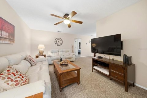 House in Palm Harbor, Florida 2 bedrooms, 106.65 sq.m. № 2156257 - photo 8